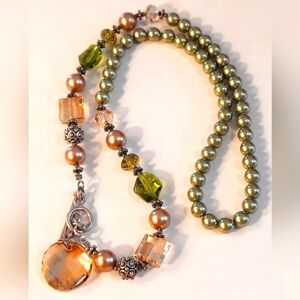 925 Sterling Silver Neclase With Fur Pearls And Cristals